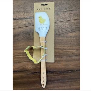 Rae Dunn Peep Peep Yellow Silicone Spatula and Chick Cutter Set Easter